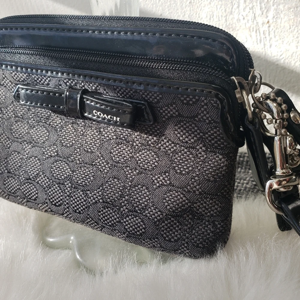 Coach Charcoal Jacquard Signature Wristlet - Picture 8 of 8